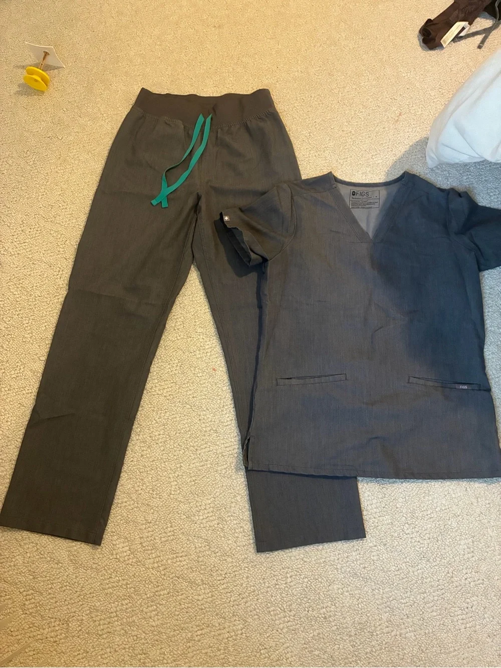 Graphite Figs Women's Small High Rise Straight Leg Scrub Pants & Small Scrub Top